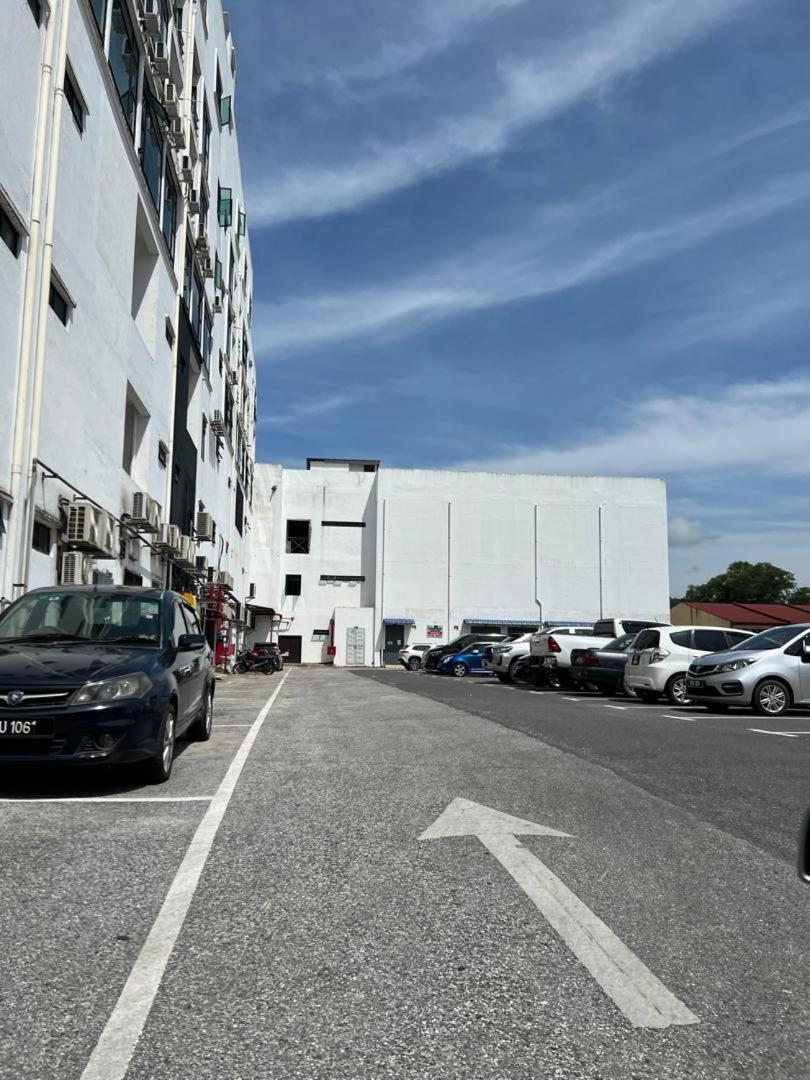Samsara Studio Apartment At Kompleks Mutiara Gm グア・ムサン エクステリア 写真